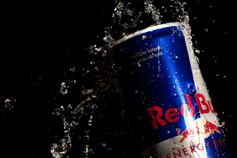 Red Bull: A Origem e Energia por Trás do Nome